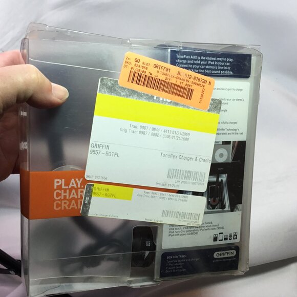 Griffin Technology TuneFlex AUX for iPod and iPod Nano with 30 Pin Connector - Picture 3 of 6